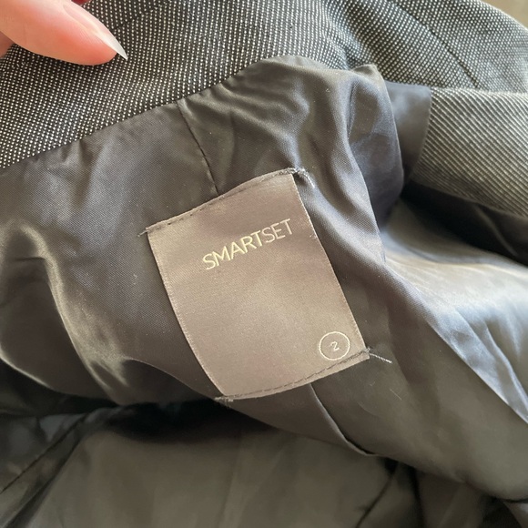 Grey Smart Set Skirt Suite Size 2 - Picture 5 of 6